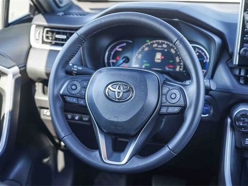 Used 2022 Toyota RAV4 XSE image 17