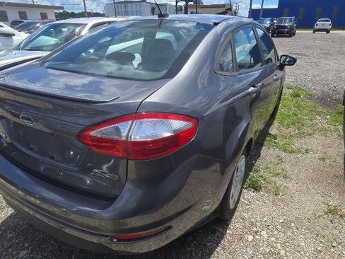 Used 2014 Ford Fiesta SE FWD image 4