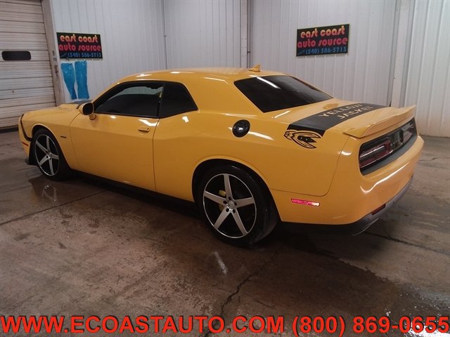 Used 2018 Dodge Challenger R/T w/ Driver Convenience Group RWD image 6