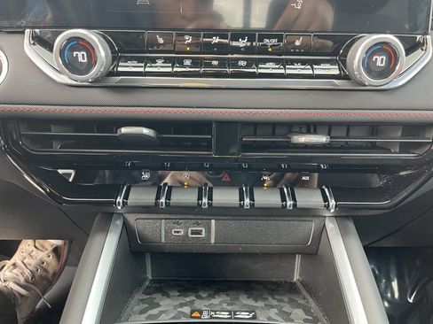 Certified 2024 Chevrolet Colorado Z71 w/ Z71 Convenience Package 2 image 17