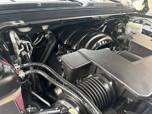 Used 2019 Chevrolet Suburban Premier w/ Premier Plus Edition AWD/4WD image 35