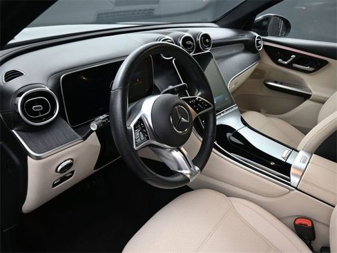 Used 2024 Mercedes-Benz GLC 300 image 19