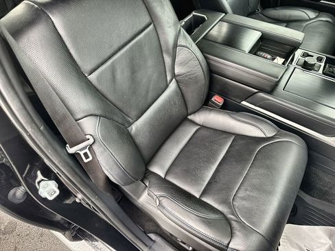 Used 2023 Toyota Tundra Platinum image 34