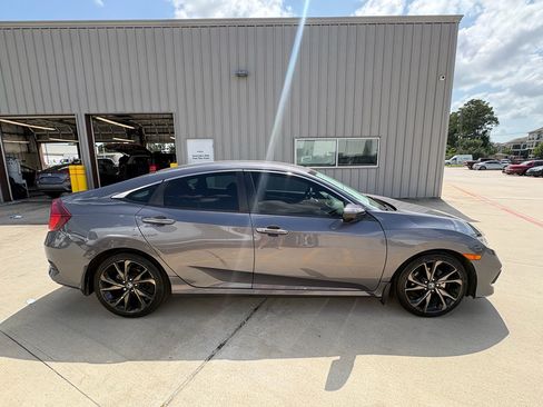 Used 2019 Honda Civic Sport image 9
