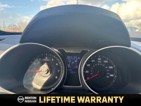 Used 2017 Hyundai Veloster Value Edition image 16