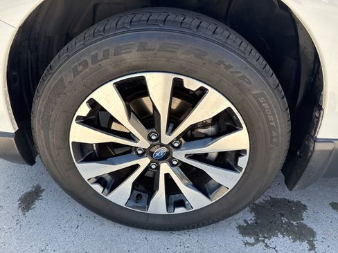 Used 2016 Subaru Outback 2.5i Limited AWD/4WD image 10