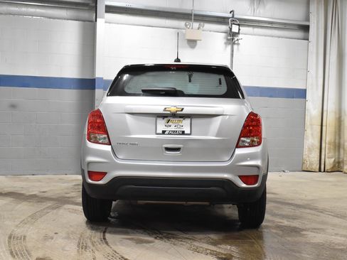 Used 2018 Chevrolet Trax LS image 23