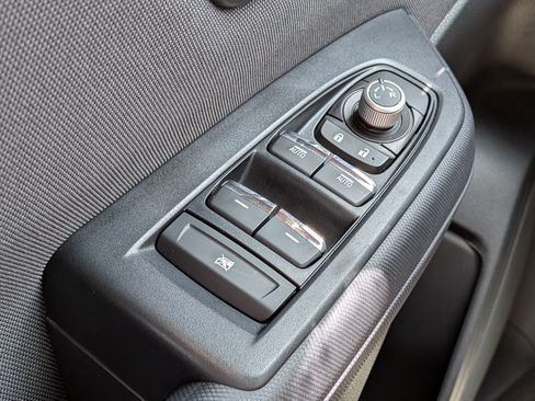 Used 2025 Subaru Forester Premium AWD/4WD image 23
