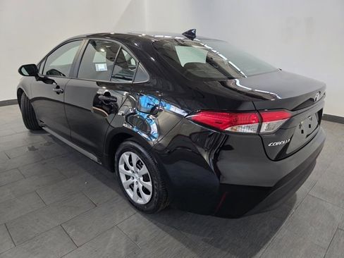 Used 2025 Toyota Corolla LE image 3