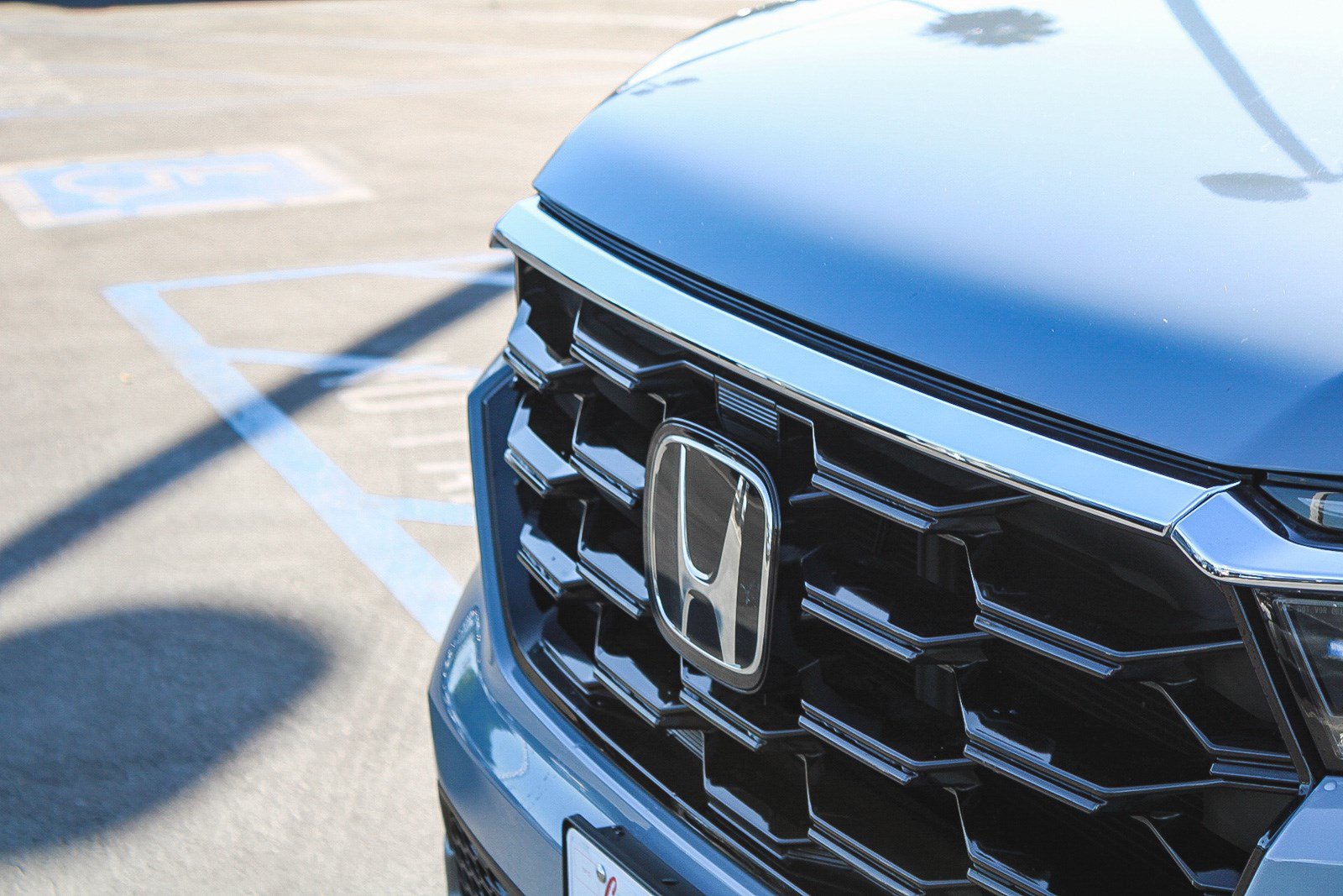 Used 2025 Honda Pilot Touring image 6