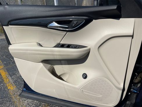 Used 2022 Buick Envision Preferred image 22