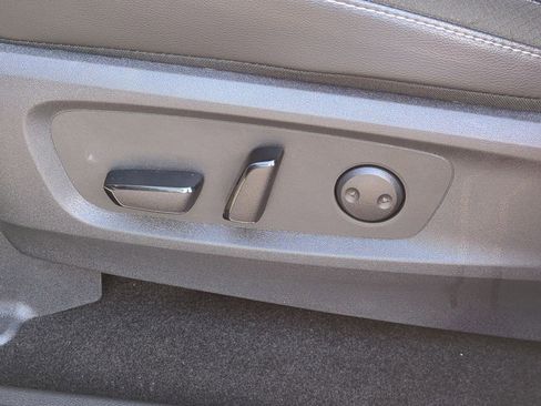Certified 2024 Nissan Pathfinder SL FWD image 17