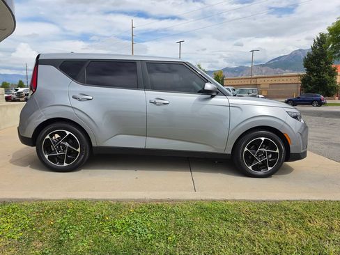 Used 2023 Kia Soul EX FWD image 4