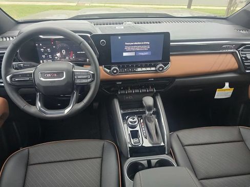 New 2026 GMC Canyon AT4 w/ Technology Plus Package AWD/4WD image 11