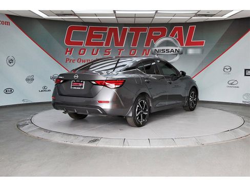 New 2025 Nissan Sentra SV image 5