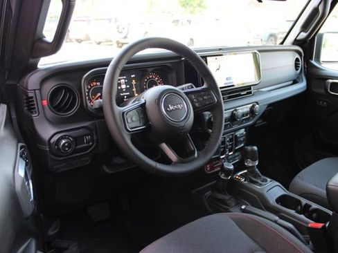 New 2026 Jeep Gladiator Rubicon w/ Steel Power Dome Hood Package AWD/4WD image 14