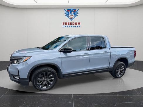 Used 2024 Honda Ridgeline Sport image 2