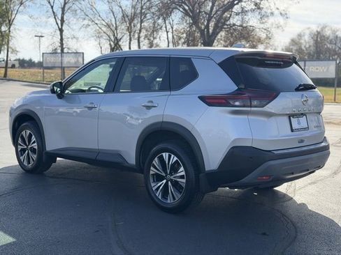 Used 2021 Nissan Rogue SV image 5