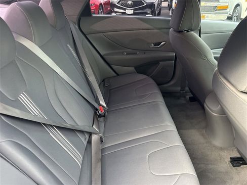 Used 2022 Hyundai Elantra SEL w/ Cargo Package image 23