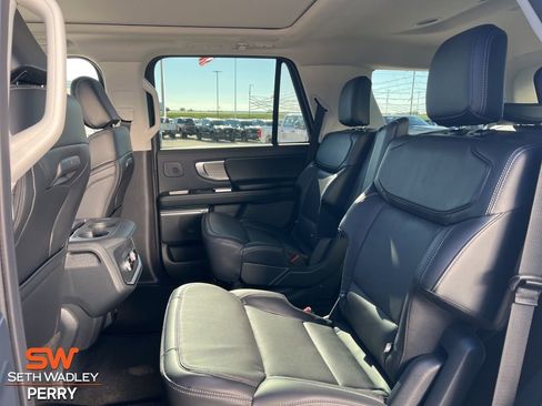 New 2025 Ford Expedition Platinum w/ Driver's Package image 14