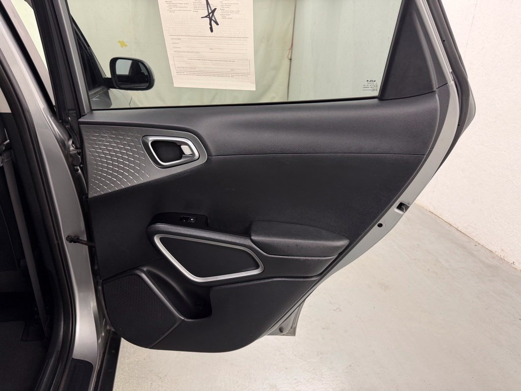 Used 2022 Kia Soul LX FWD image 13