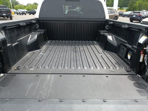 Used 2021 Toyota Tacoma TRD Off-Road w/ Technology Package AWD/4WD image 27