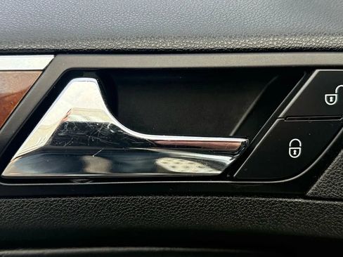 Used 2010 Mercedes-Benz GL 550 4MATIC image 24