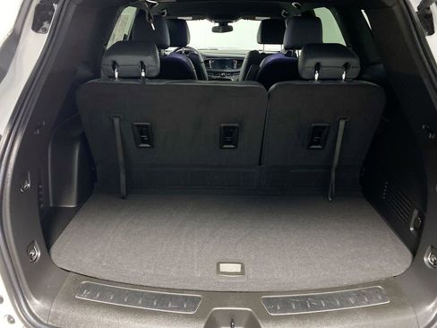 Used 2023 Buick Enclave Essence image 23