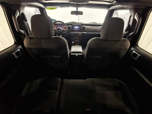 Used 2019 Jeep Wrangler Unlimited Sahara w/ Cold Weather Group AWD/4WD image 27