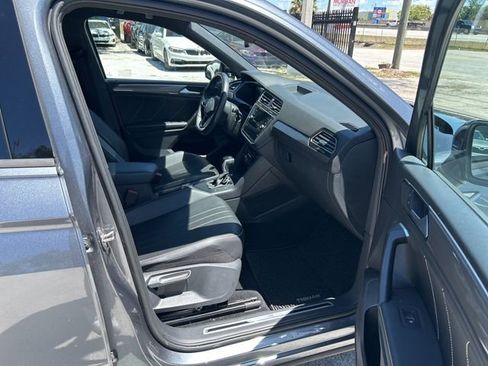 Used 2024 Volkswagen Tiguan SE R-Line FWD image 10