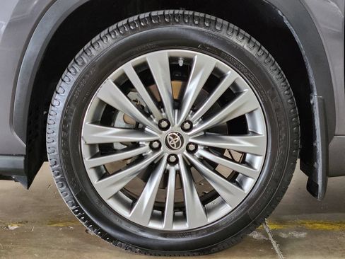 Used 2022 Toyota Highlander Platinum AWD/4WD image 28