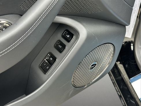 New 2026 Bentley Flying Spur V8 AWD/4WD image 20