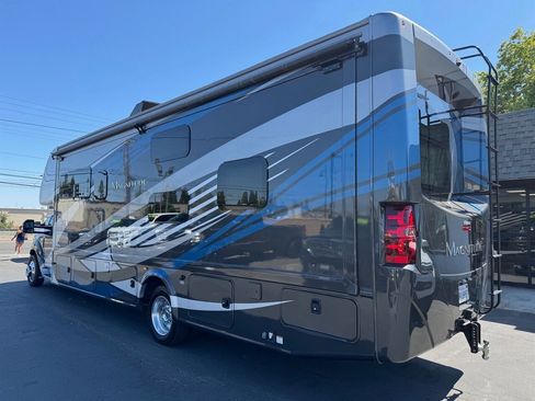 Used 2020 Ford F550 4x4 Regular Cab Super Duty w/ XLT Value Package image 5