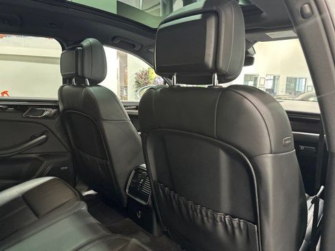 Used 2021 Porsche Macan AWD/4WD image 50