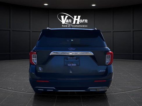 Certified 2022 Ford Explorer XLT w/ Equipment Group 202A image 12