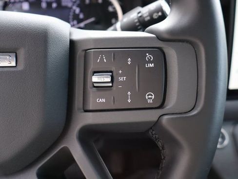 Used 2023 Land Rover Defender 130 X-Dynamic SE AWD/4WD image 18
