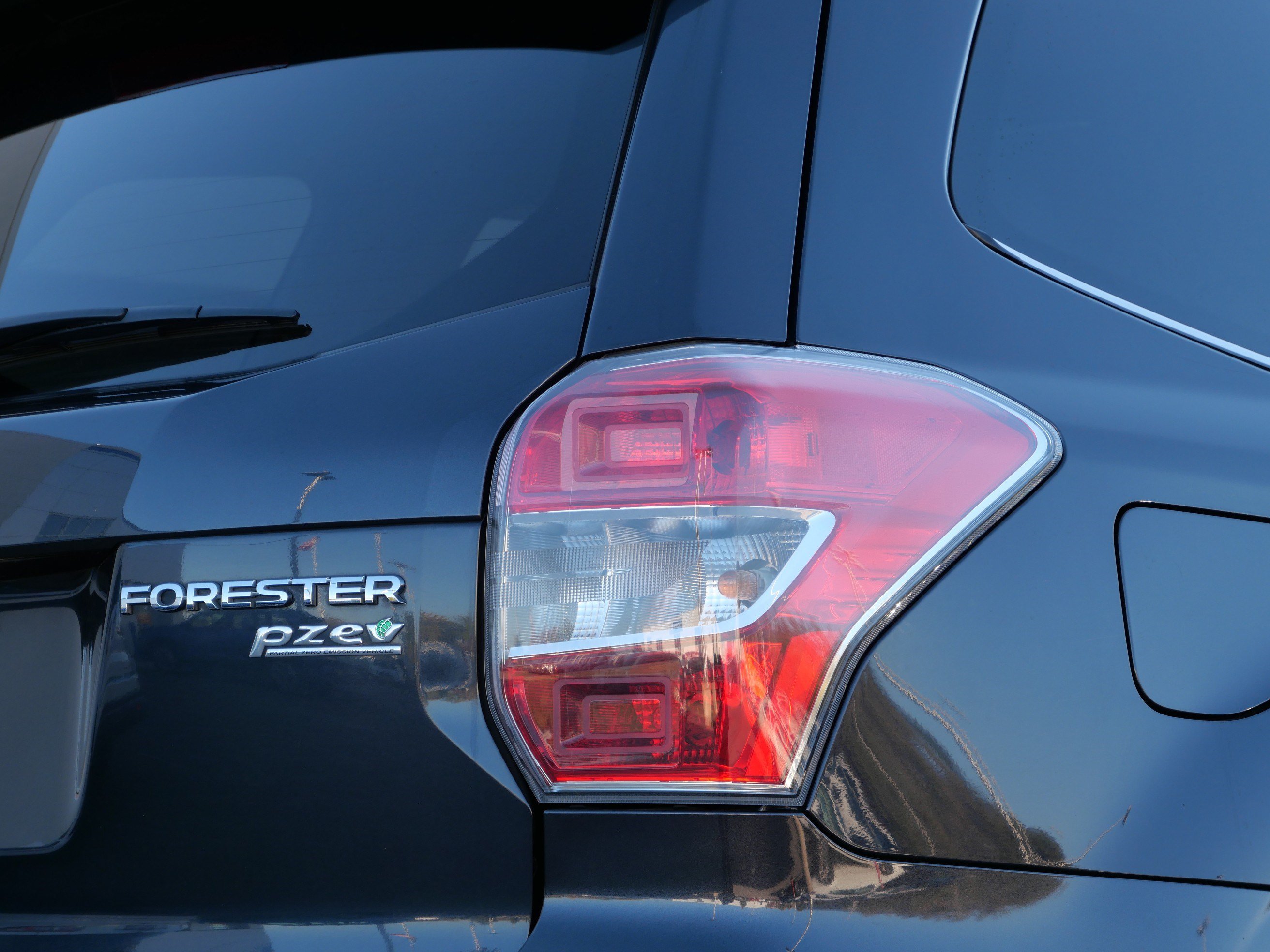 Used 2014 Subaru Forester 2.5i Limited w/ Popular Package #1 AWD/4WD image 17