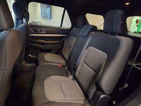 Used 2018 Ford Explorer XLT w/ Equipment Group 201A image 42