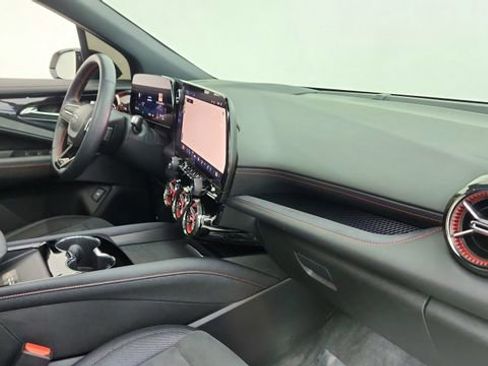 Used 2025 Chevrolet Blazer EV RS image 21