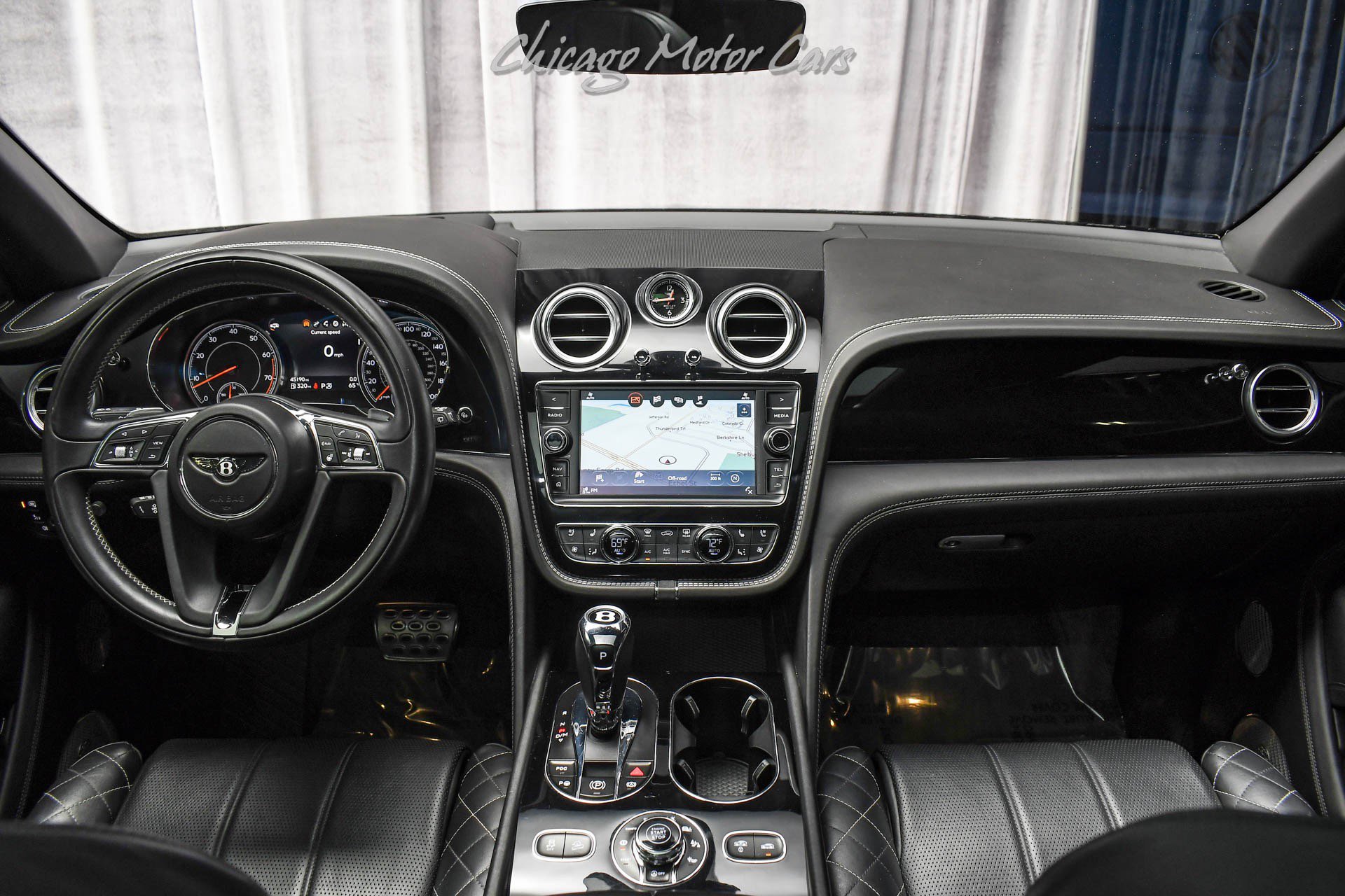 Used 2017 Bentley Bentayga AWD/4WD image 28