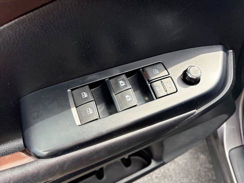 Used 2016 Toyota Highlander XLE FWD image 21