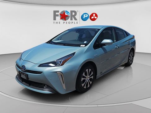 Used 2020 Toyota Prius XLE AWD/4WD image 1