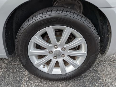 Used 2012 Chrysler 200 Touring FWD image 12