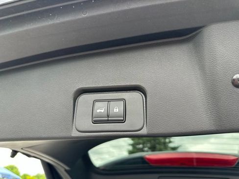 Certified 2026 Nissan Rogue SV AWD/4WD image 17
