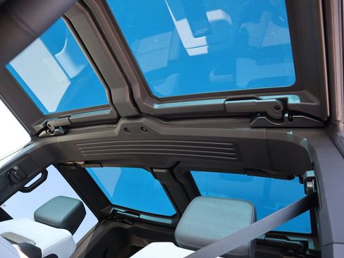 New 2024 GMC Hummer EV 2X image 11