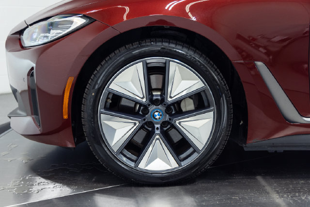 Certified 2024 BMW i4 eDrive35 w/ Premium Package RWD image 23