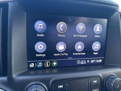 Used 2024 GMC Terrain SLT image 24