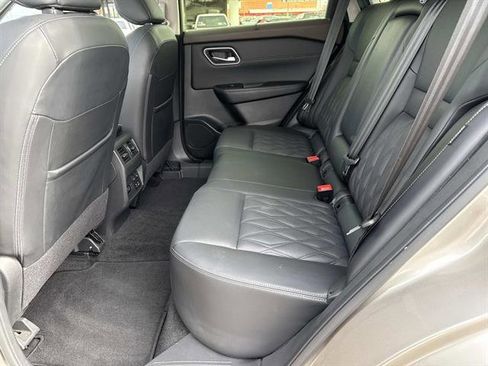 Used 2023 Nissan Rogue Platinum w/ Platinum Premium Package image 16