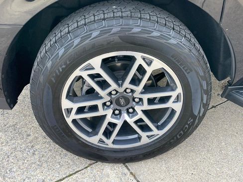 Used 2025 Ford Expedition Max Active image 11