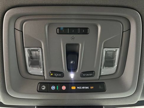 Used 2022 Chevrolet Silverado 1500 LTZ AWD/4WD image 42